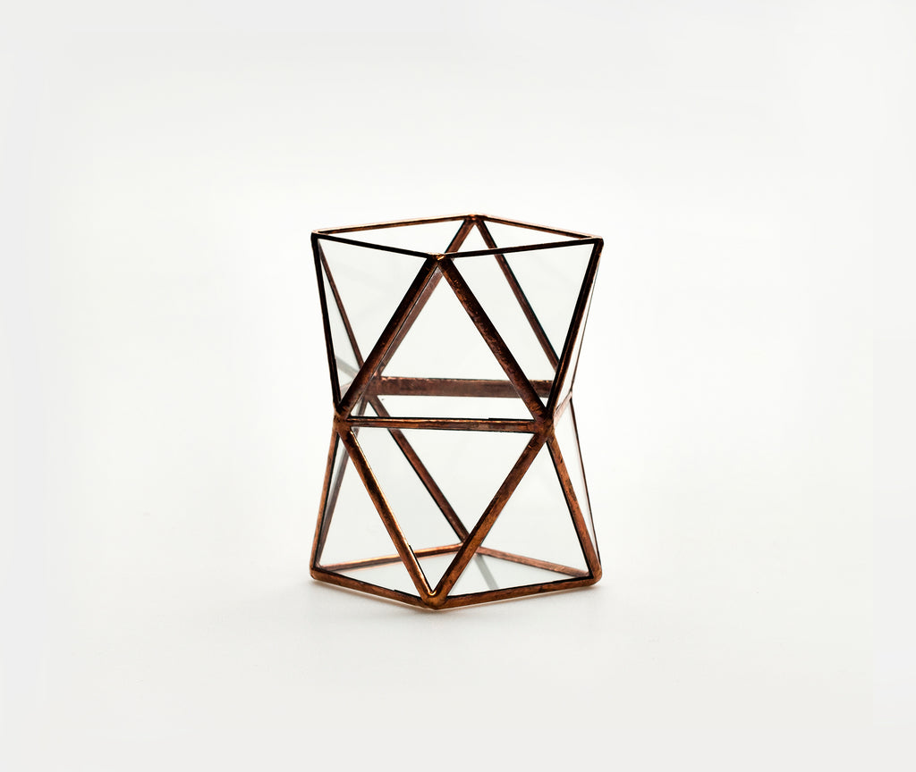 10¹² terra Trianglar Twist Vase ブルー 10 Terra Glass & Copper Square Twist Vase – zen minded