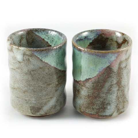 Par de xícaras de cerâmica esmaltada verde e marrom Zen Minded