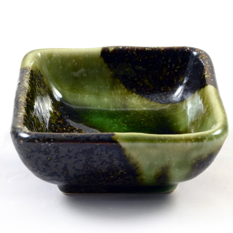 Plat en céramique japonaise émaillée vert irisé Zen Minded