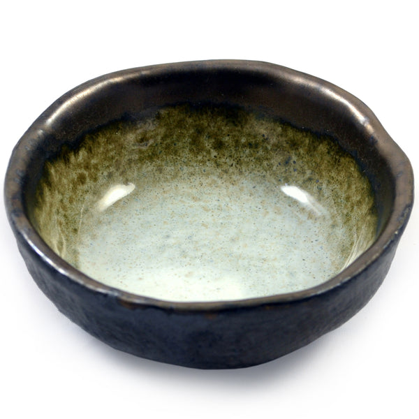 Prato pequeno de cerâmica japonesa esmaltado bege e prateado Zen Minded