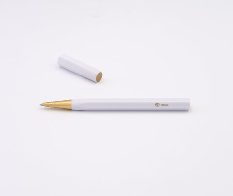 قلم كرة دوارة من الراتنج باللون الأبيض Ystudio