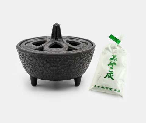 Quemador de incienso de hierro fundido con loto negro Zen Minded y juego de fresno blanco